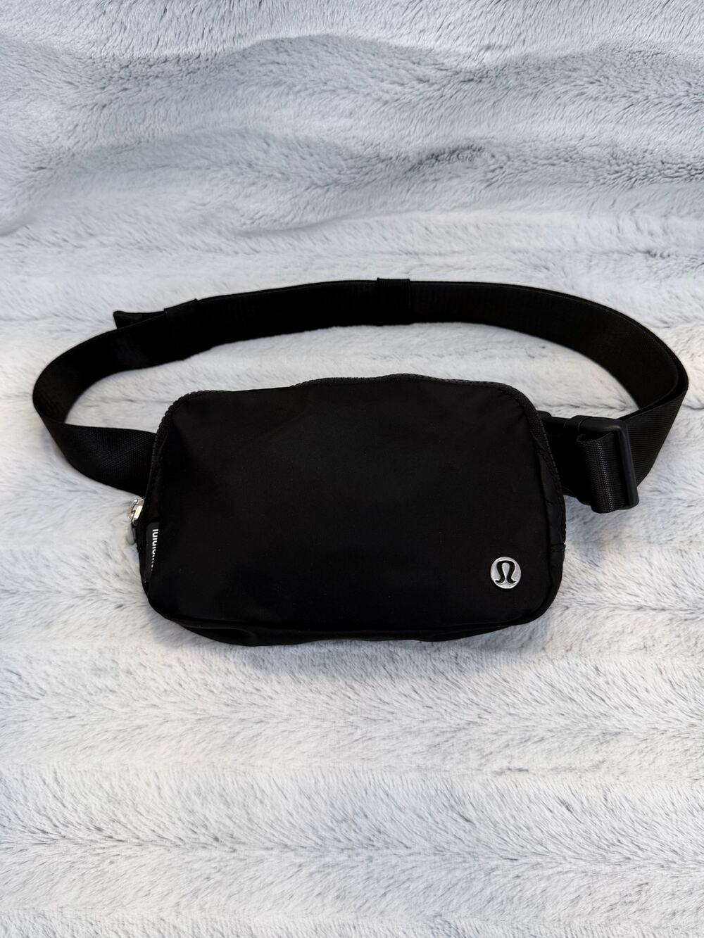 lululemon Everywhere Belt Bag 1L black Waist Pack Crossbody